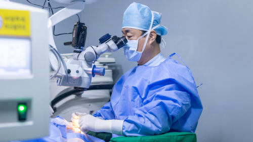 노안ICL Viva 국내 첫 수술닥터 이종호 대표원장